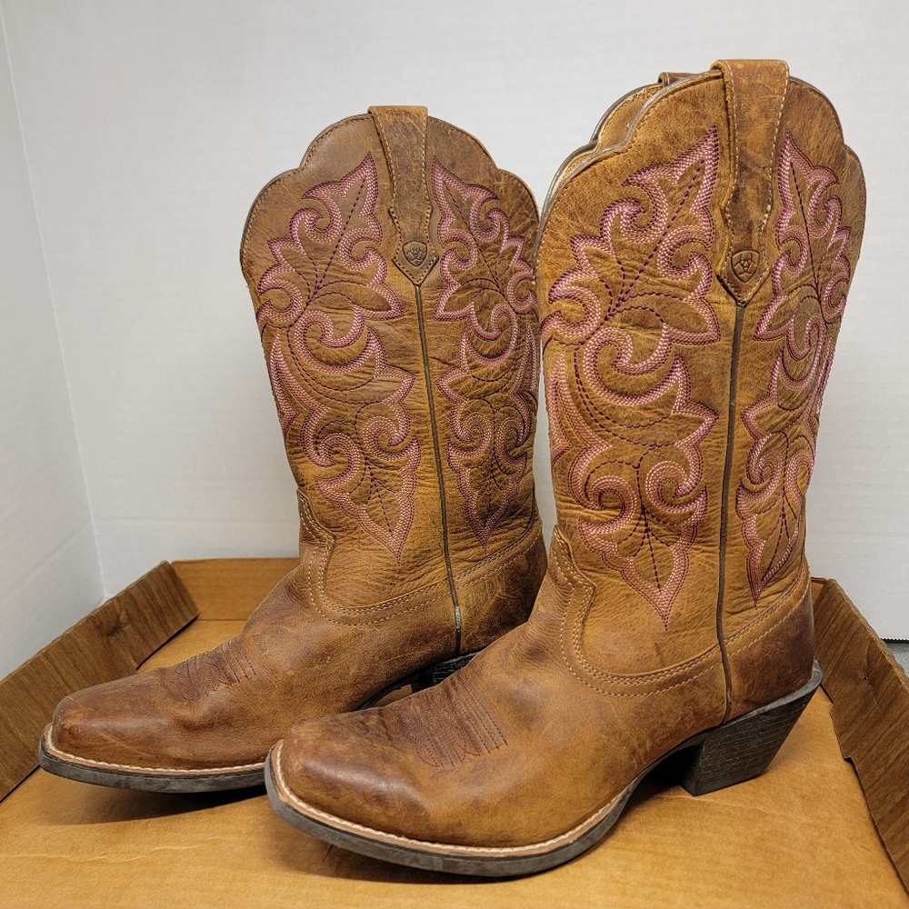 Ariat Western Cowgirl Outdoor Leather Boots Great Condition Size 6.5 B